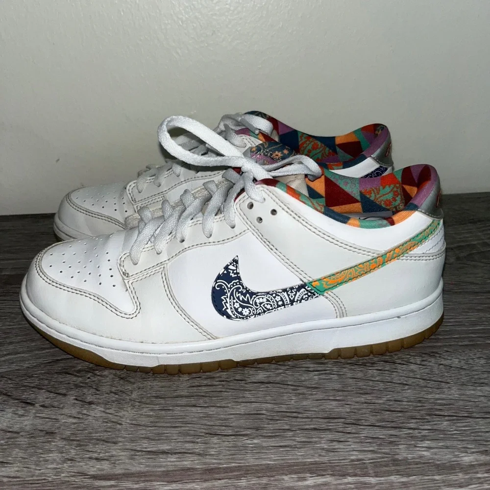 Nike Dunk Low SE Men's White Paisley Swoosh Multicolored Sz 6Y FN6913‎ 141